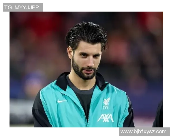 索博斯洛伊单场带球推进创赛季欧冠纪录闪耀对阵法兰克福之战